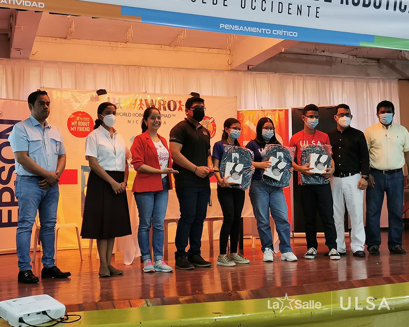 Estudiantes de ULSA ganadores del primer lugar de las Olimpiadas de Robótica, Reto 2022 – Sede Occidente