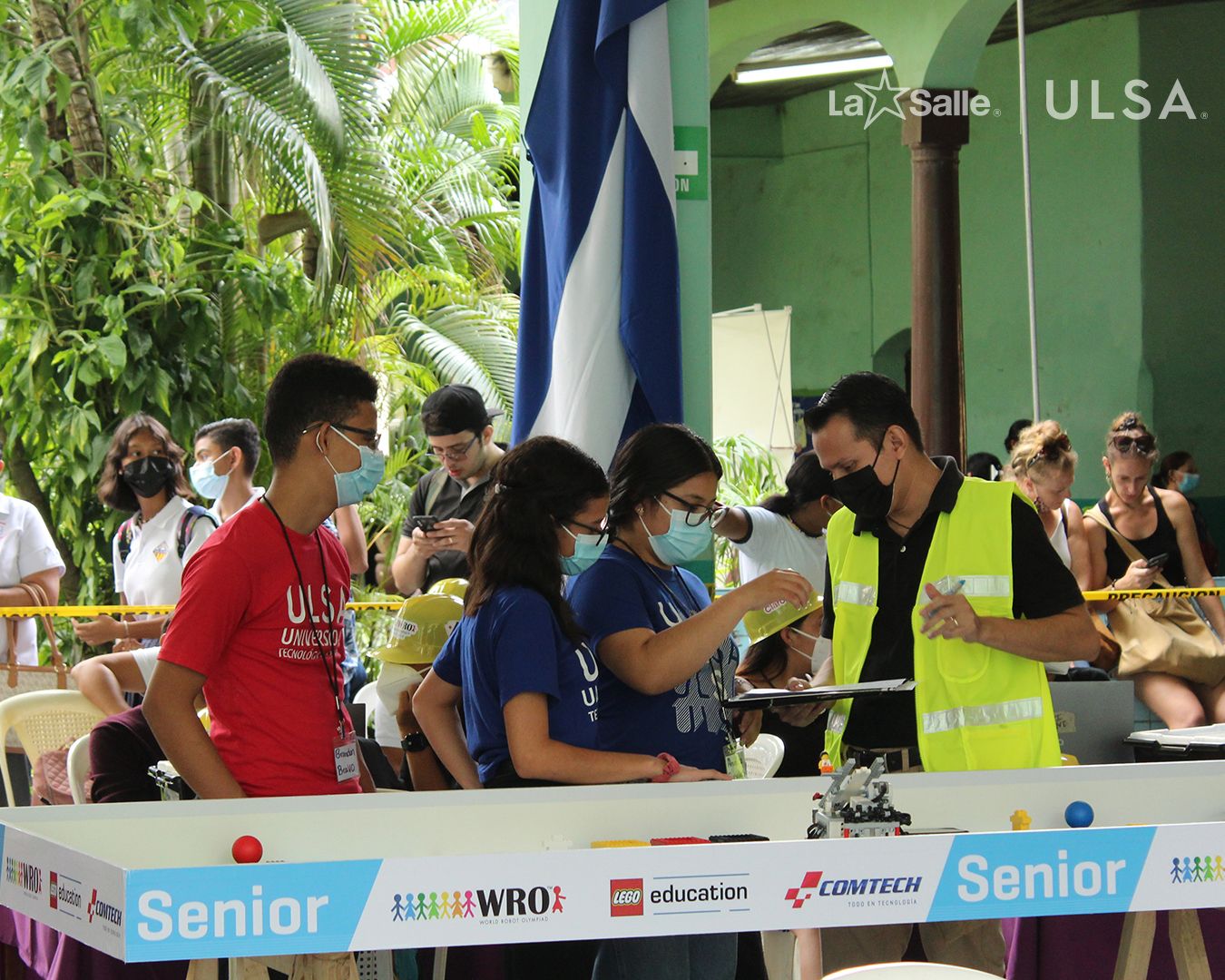 Estudiantes de ULSA  participando en categoría senior de las Olimpiadas de Robótica, Reto 2022 – Sede Occidente